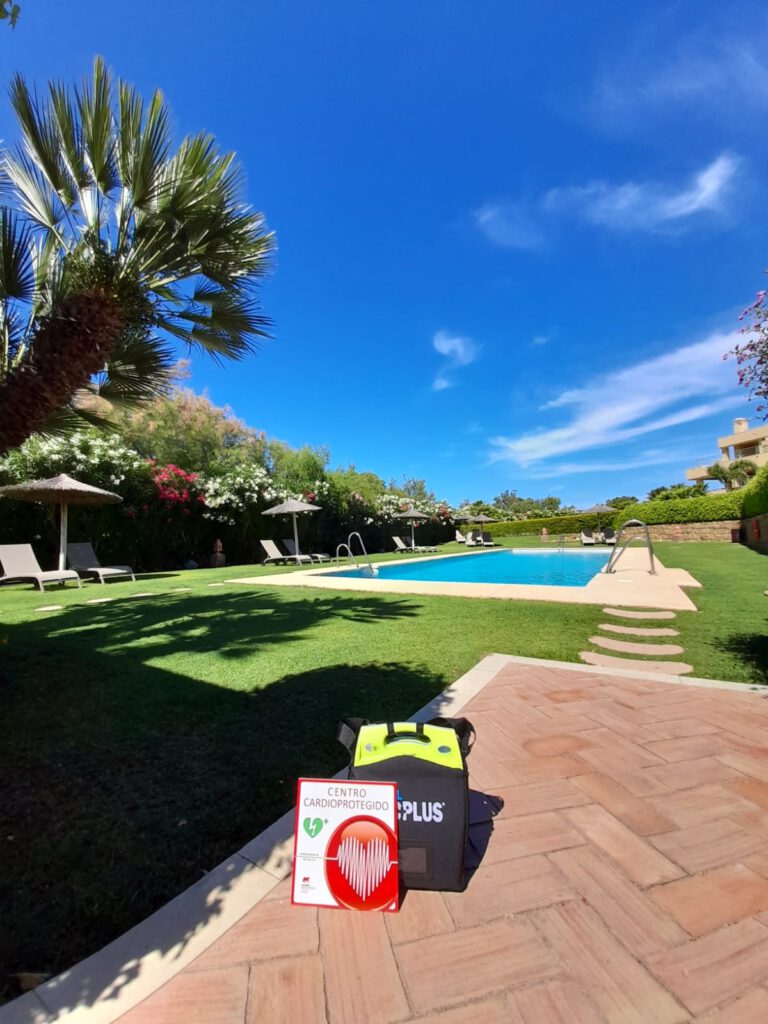 desfibrilador en piscina