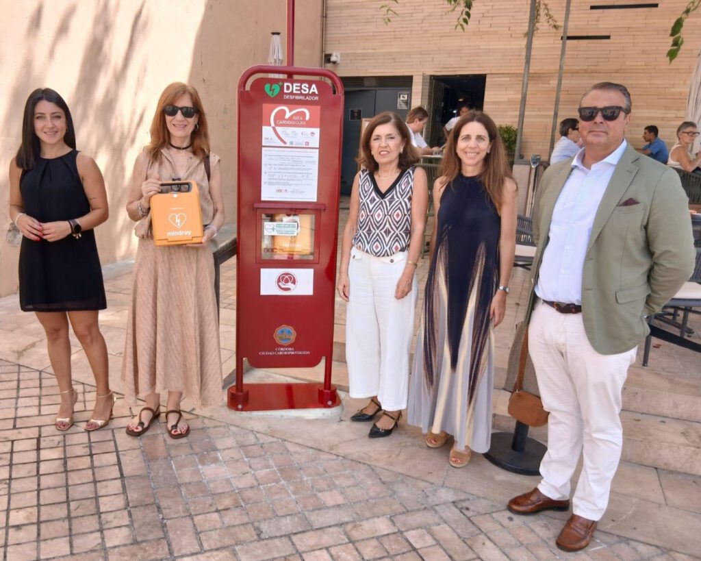 Córdoba refuerza su red de cardioprotección con un nuevo desfibrilador en la